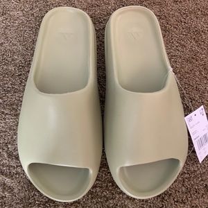 Yeezy slide size 11